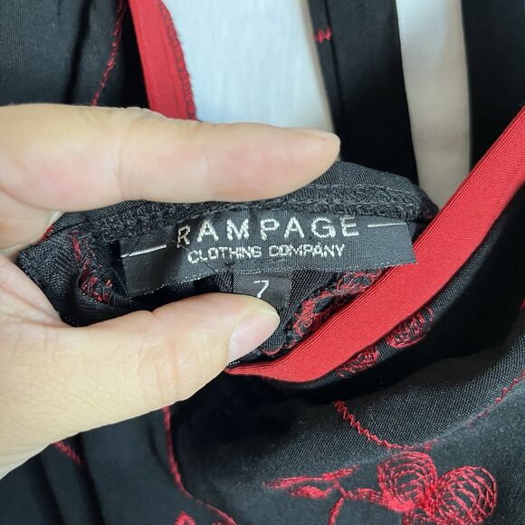 VTG Y2K Rampage Halter Dress Black Red Foral Embroidered Sweetheart Neck Sz 7 - Picture 6 of 12